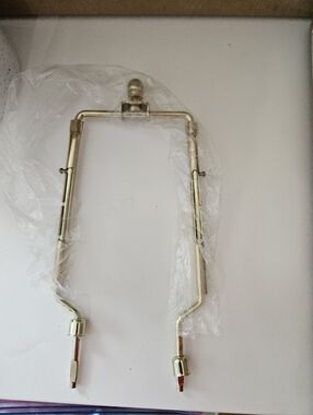 Gold-Tone Lamp Shade Holder with Adjusting Heights